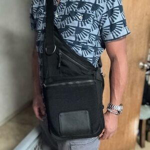 Stylish Black Men's Crossbody Banana Republic Bag